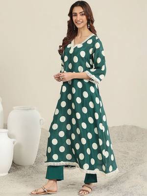 women printed regular kurta with trousers & with dupatta 3