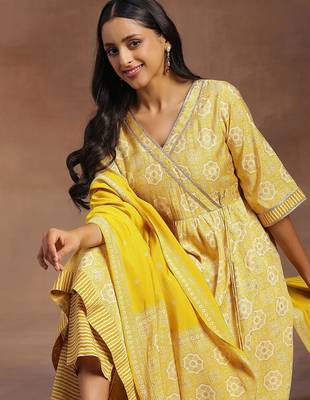 women ethnic motifs printed empire kurta with trousers & with dupatta 6