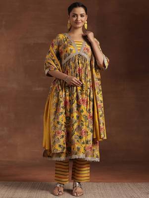 women floral printed empire thread work kurta with trousers & with dupatta 1