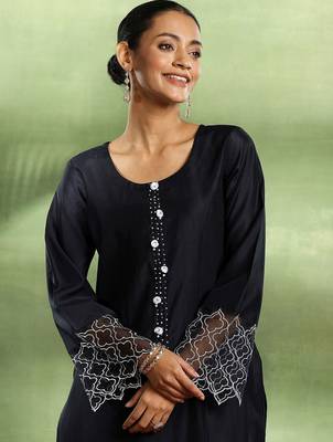 women regular thread work kurta with trousers & with dupatta 2