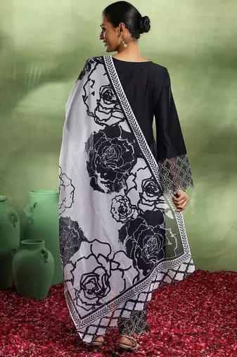women regular thread work kurta with trousers & with dupatta