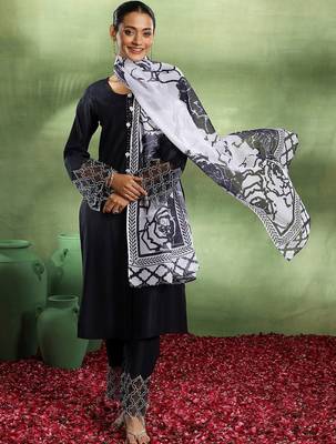 women regular thread work kurta with trousers & with dupatta 5
