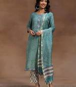 women floral printed regular thread work kurta with trousers & with dupatta