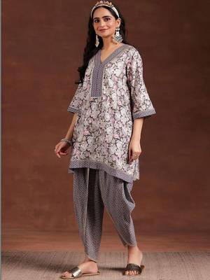 women floral printed regular kurti with dhoti pants 3