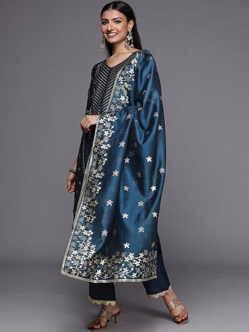 women ethnic motifs printed regular kurta with trousers & with dupatta