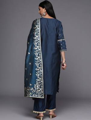 women ethnic motifs printed regular kurta with trousers & with dupatta 3