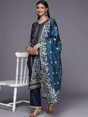 women ethnic motifs printed regular kurta with trousers & with dupatta 6