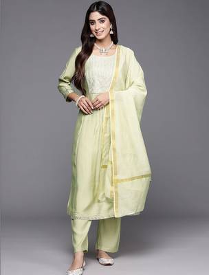 women ethnic motifs embroidered regular thread work kurta with trousers & with dupatta 1