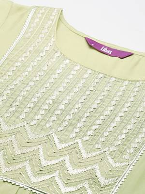 women ethnic motifs embroidered regular thread work kurta with trousers & with dupatta 2