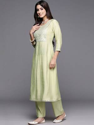 women ethnic motifs embroidered regular thread work kurta with trousers & with dupatta 5