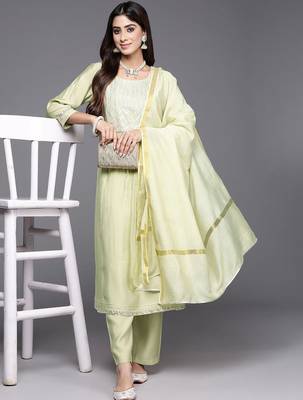 women ethnic motifs embroidered regular thread work kurta with trousers & with dupatta 6