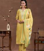 women floral embroidered regular thread work kurta with trousers & with dupatta