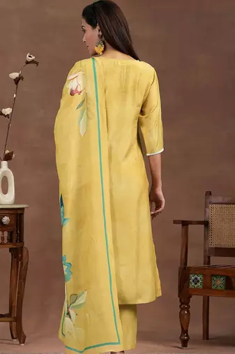 women floral embroidered regular thread work kurta with trousers & with dupatta