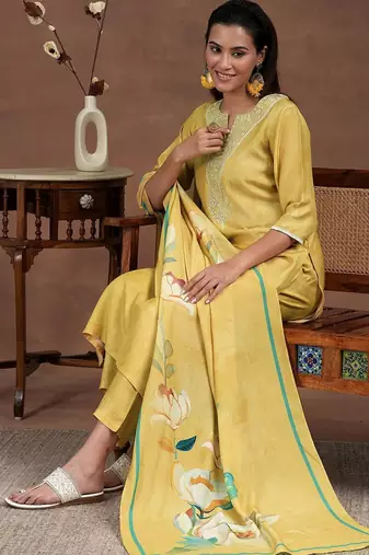 women floral embroidered regular thread work kurta with trousers & with dupatta