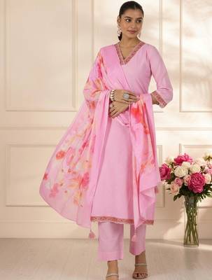 women ethnic motifs regular thread work kurta with trousers & with dupatta 1