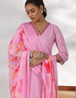 women ethnic motifs regular thread work kurta with trousers & with dupatta 5