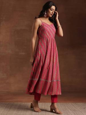 women ethnic motifs printed empire kurta with trousers & with dupatta 3