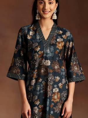 women floral printed regular kurta with trousers & with dupatta 5