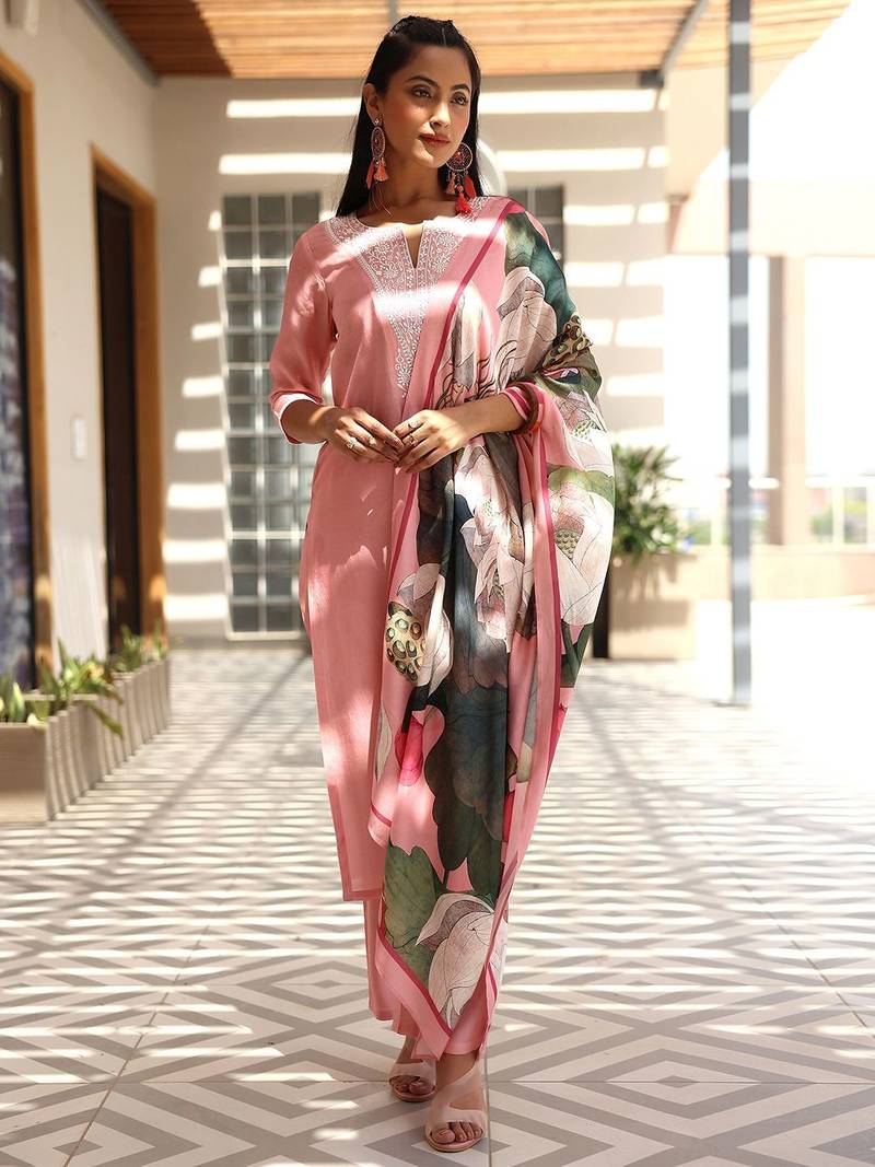 women floral embroidered regular thread work kurta with trousers & with dupatta