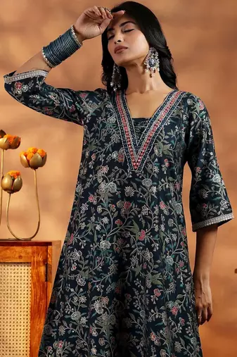 women floral printed regular thread work kurta with harem pants & with dupatta