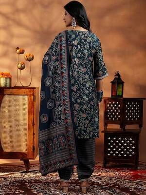 women floral printed regular thread work kurta with harem pants & with dupatta 4
