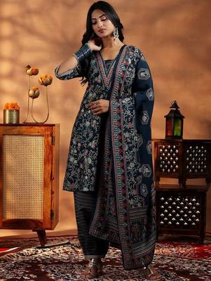 women floral printed regular thread work kurta with harem pants & with dupatta 6