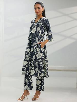 women floral printed kurta with trousers 3
