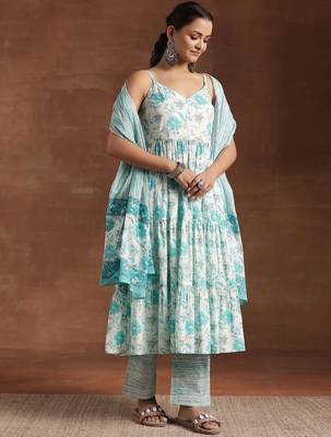 women floral printed tiered kurti with trousers & with dupatta 1