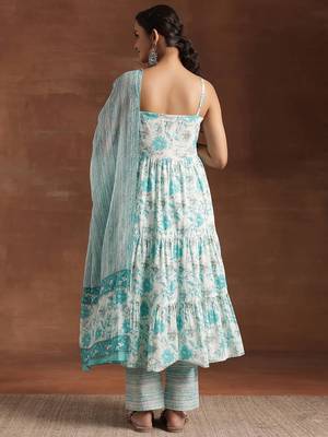 women floral printed tiered kurti with trousers & with dupatta 3