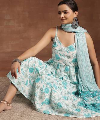 women floral printed tiered kurti with trousers & with dupatta 4