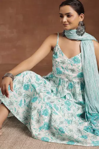 women floral printed tiered kurti with trousers & with dupatta