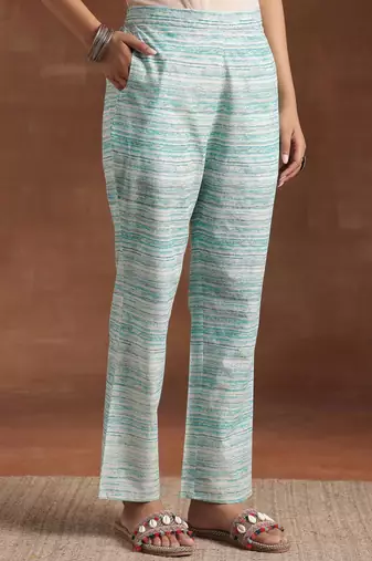 women floral printed tiered kurti with trousers & with dupatta