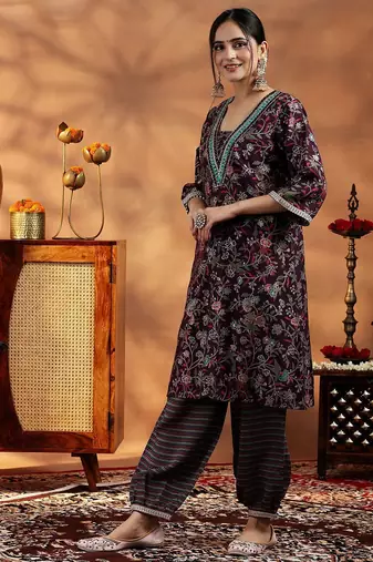 women floral printed regular thread work kurta with harem pants & with dupatta