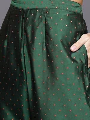 women ethnic motifs printed regular kurta with trousers & with dupatta 3