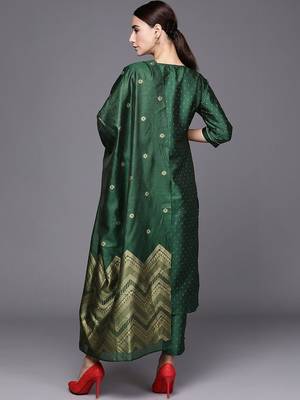 women ethnic motifs printed regular kurta with trousers & with dupatta 4