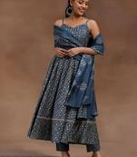 women ethnic motifs printed regular kurti with trousers & with dupatta
