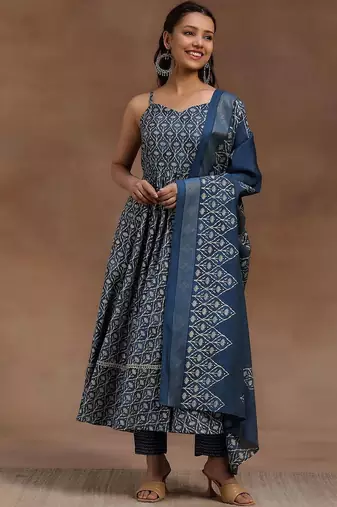 women ethnic motifs printed regular kurti with trousers & with dupatta