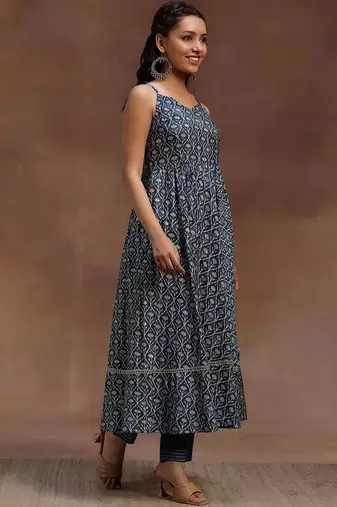women ethnic motifs printed regular kurti with trousers & with dupatta