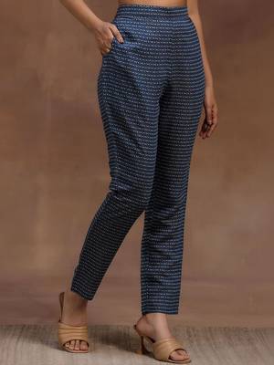 women ethnic motifs printed regular kurti with trousers & with dupatta 7
