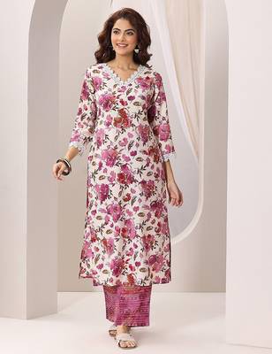 women floral printed regular kurta with trousers 1