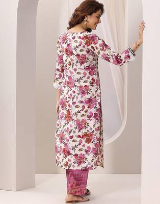 women floral printed regular kurta with trousers 4