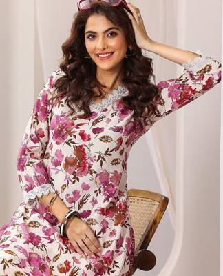 women floral printed regular kurta with trousers 6