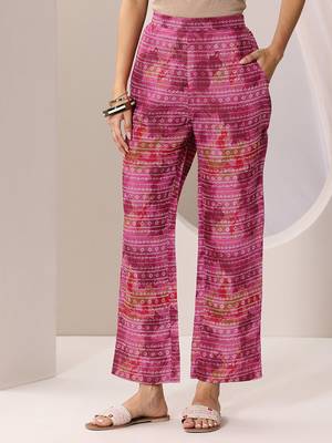 women floral printed regular kurta with trousers 7