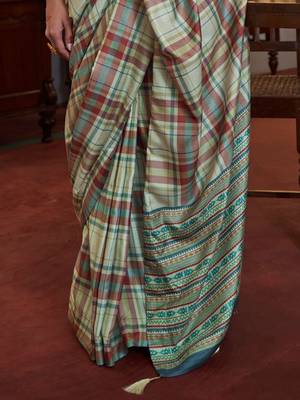 Green checked block print saree 5