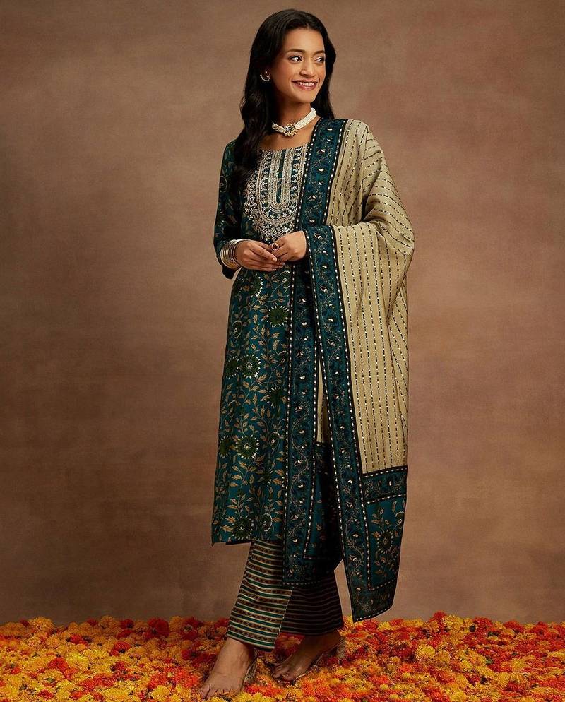 women ethnic motifs printed regular thread work kurta with trousers & with dupatta