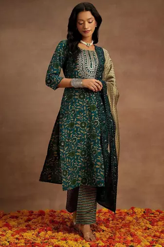 women ethnic motifs printed regular thread work kurta with trousers & with dupatta