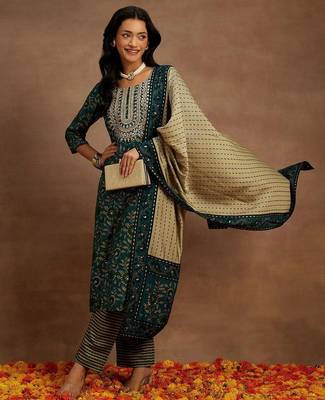 women ethnic motifs printed regular thread work kurta with trousers & with dupatta 5
