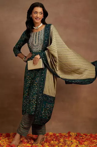 women ethnic motifs printed regular thread work kurta with trousers & with dupatta