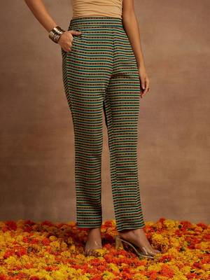 women ethnic motifs printed regular thread work kurta with trousers & with dupatta 6