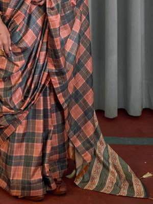 Peach checked block print saree 5